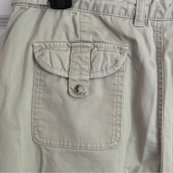 Columbia Light Tan Cargo Pants roll up snaps cropped size 10 women’s - Picture 11 of 11